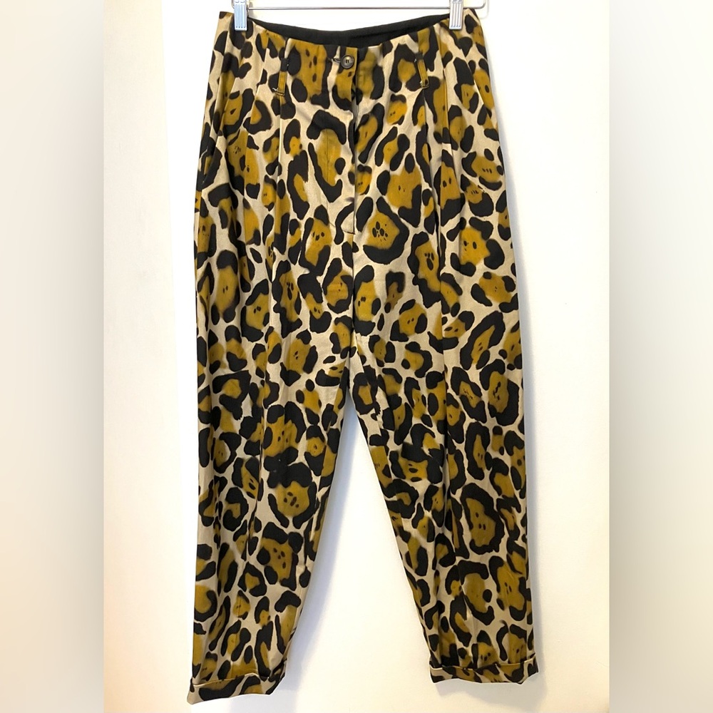 Tela Leopard print pleated trousers
